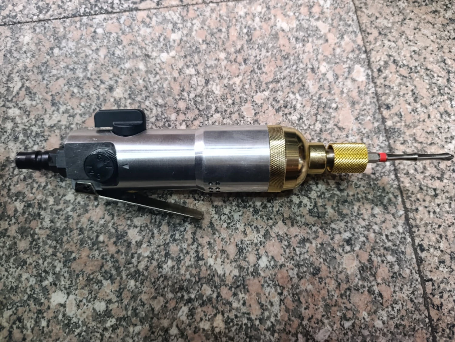 مفك عدل يمين وشمال هواء